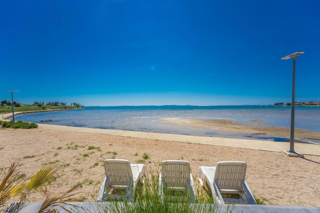 Jamc Dream Familientraum Direkt Am Meer Mit Beheiztem Pool Privlaka  Bagian luar foto