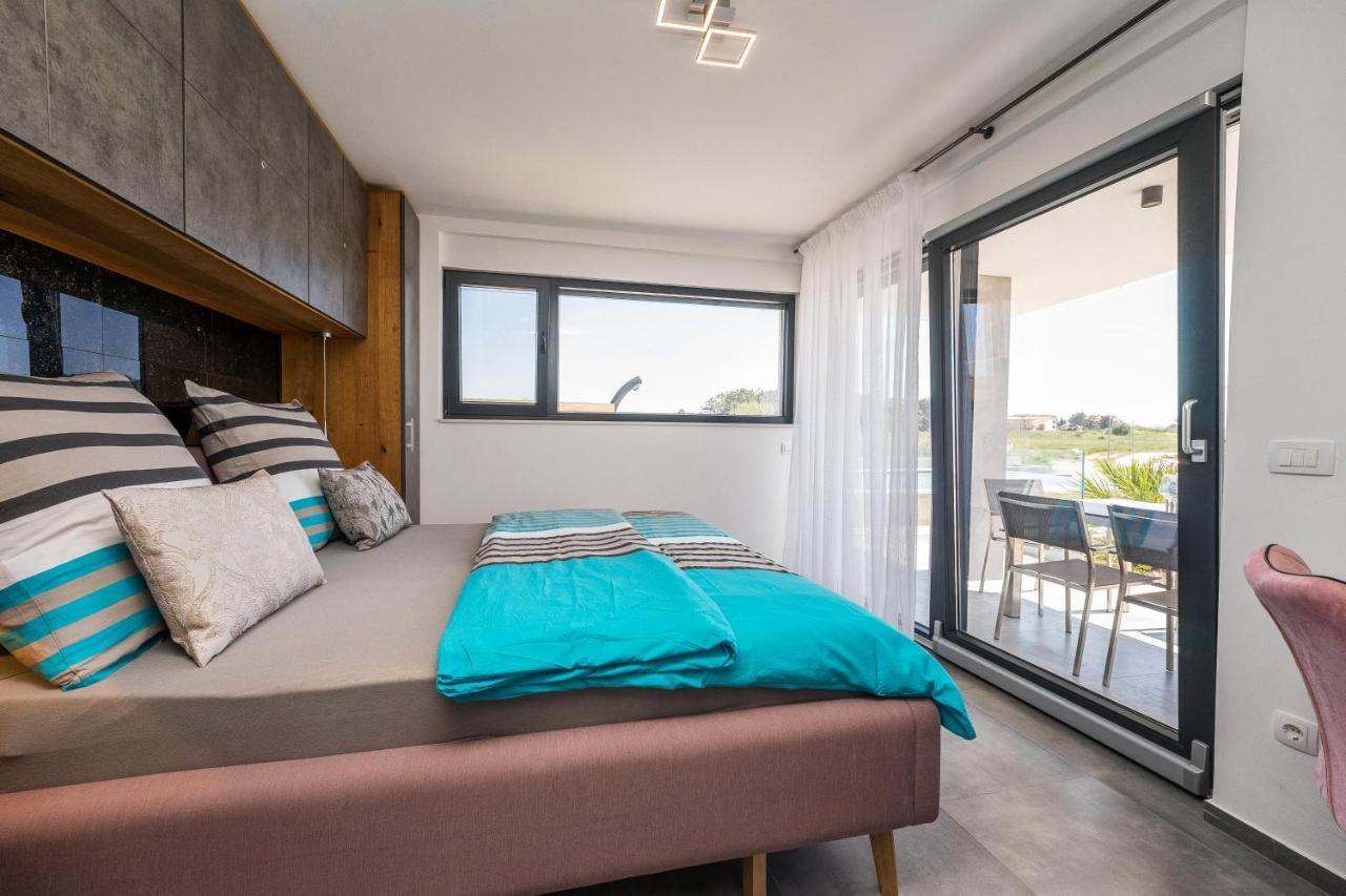 Jamc Dream Familientraum Direkt Am Meer Mit Beheiztem Pool Privlaka  Bagian luar foto